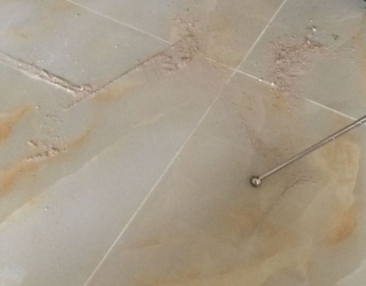 龙泉驿瓷砖空鼓维修公司分享粘合剂选择不当在瓷砖铺贴过程中可能导致以下问题